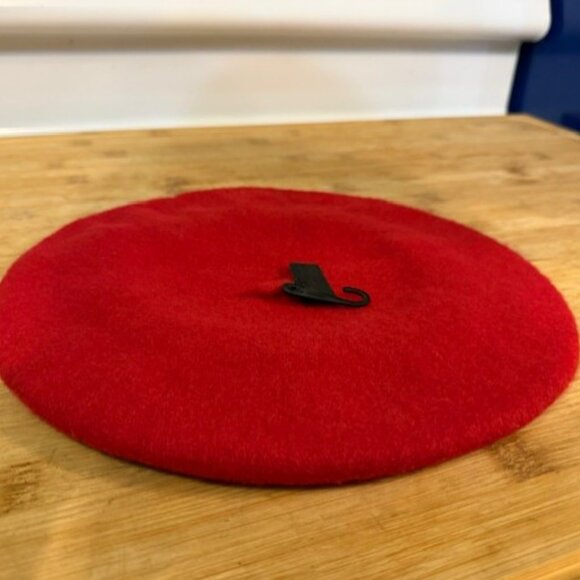 Retro Wool Red Beret - Picture 5 of 16